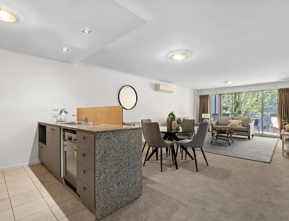 12/62 Lowanna Street, Braddon, Inner North, 2 rūma, 2 rūma horoi, Apartment