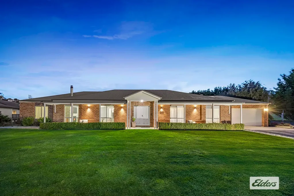 Ararat 5ਬੈੱਡਰੂਮ Luxury Family Retreat on One Acre with Entertainer's Shed & Stunning Lifestyle Surrounds