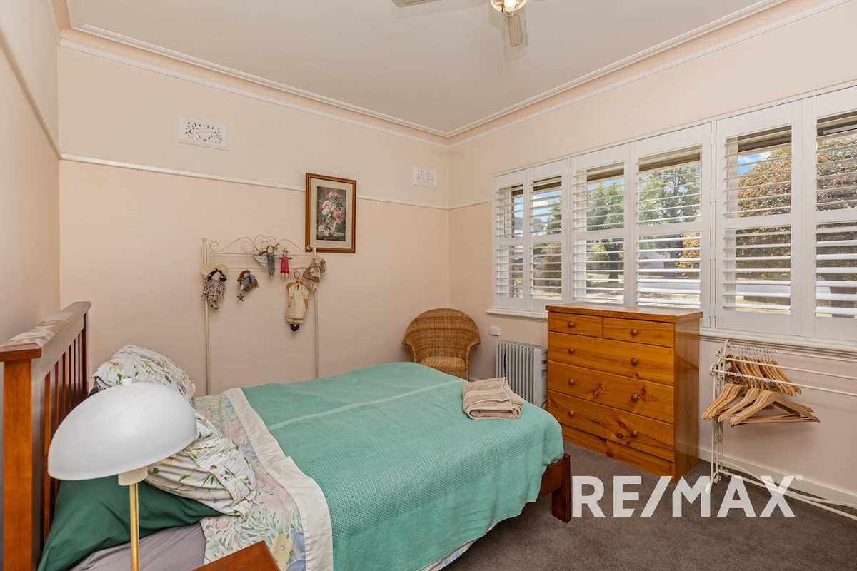 54 STANLEY ST, KOORINGAL NSW 2650, 0 chambres, 0 salles de bain, House