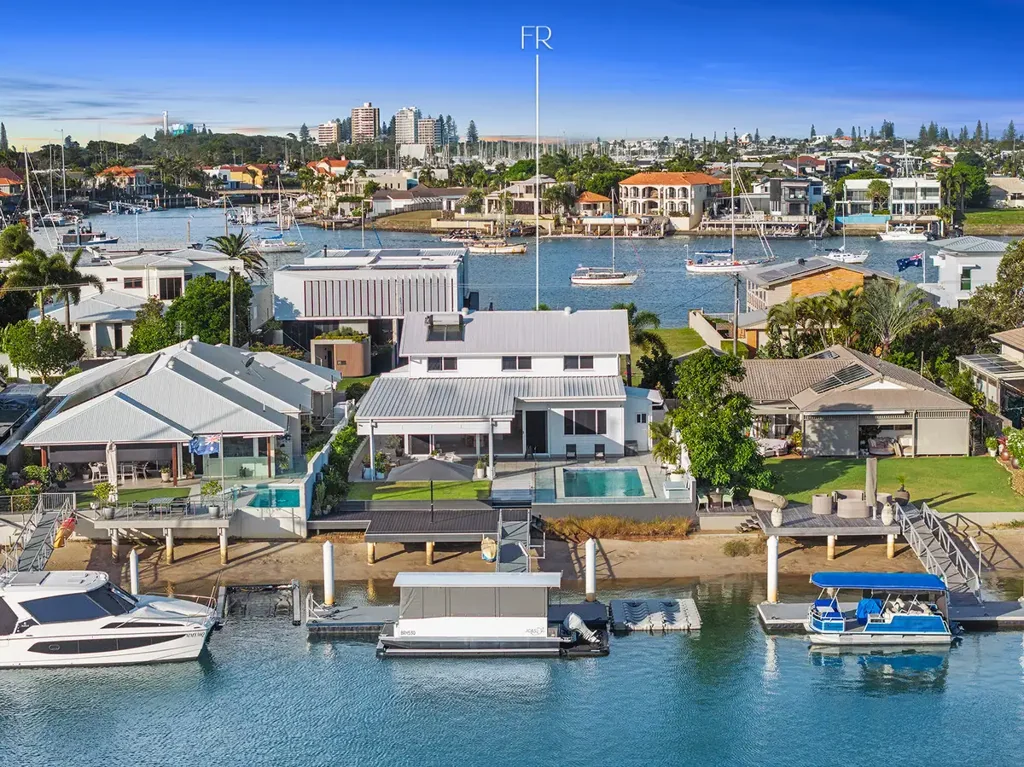 Mooloolaba 3Habitaciones BLUE CHIP DEEP WATER WITH 18M FRONTAGE IN MOOLOOLABA'S FINEST STREET!