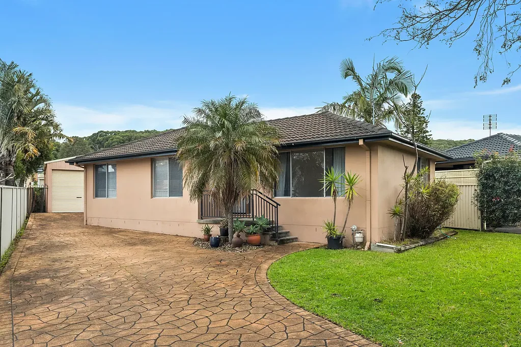 Neat and Tidy 3 Bedroom Home In Quiet Location