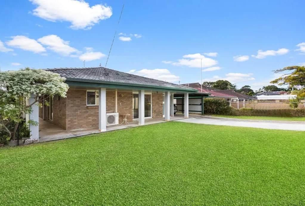 Spacious Family Home with New Carpet & Fresh Paint