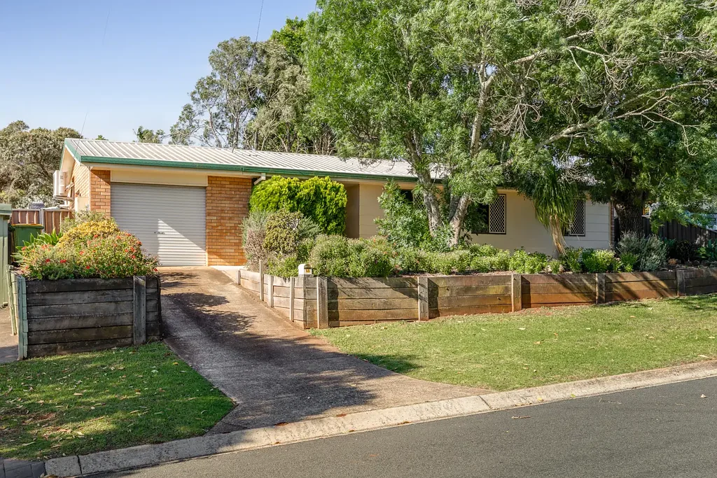 Newtown 3ਬੈੱਡਰੂਮ Immaculate entry level buying in popular family friendly precinct