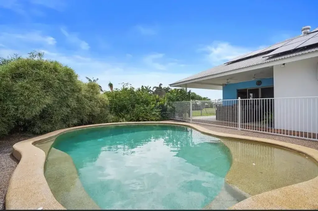 Spacious 5-Bedroom Rosebery House - Luxury Living at Its Finest
