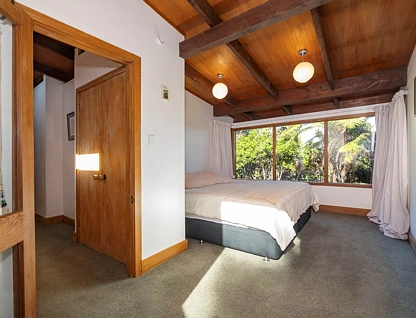 9c & 9d Waima Crescent, Titirangi, Waitakere City, 5 غرف, 3 حمامات, House