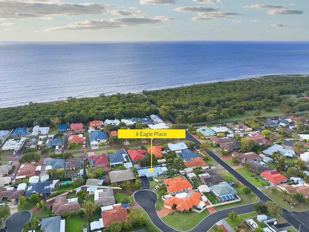 Broadwater 4房  Beachside Bliss In Quiet Cul De Sac Just Minutes Walk To The Ocean
