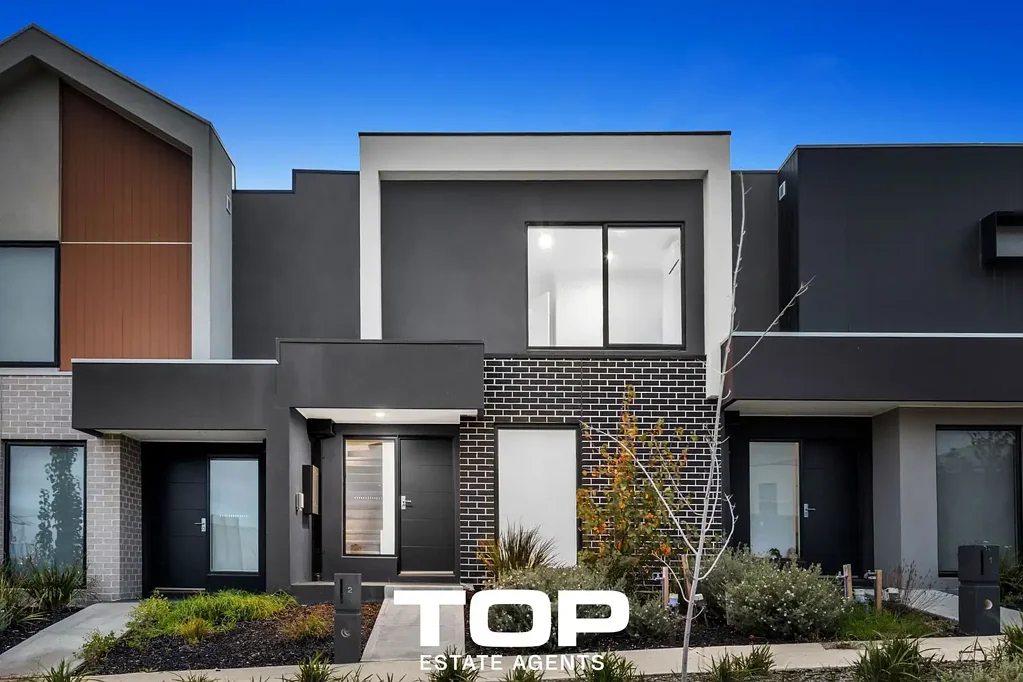 Clyde North 3 Bedroom Modern Comfort & Low-Maintenance Living in Clyde North