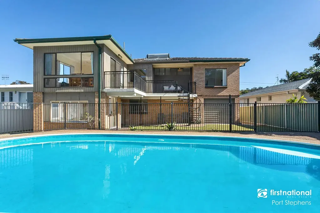 Nelson Bay 4બેડરૂમ Big on Space, Even Bigger on Potential