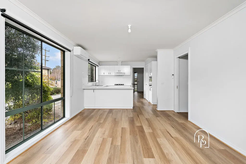 Low Maintenance Unit in Prime Hastings Location