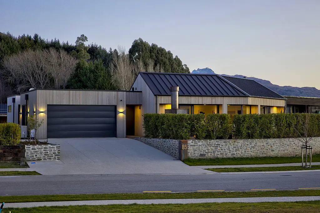 Dalefield/Wakatipu Basin 3Moenga Architectural Elegance Meets Alpine Living