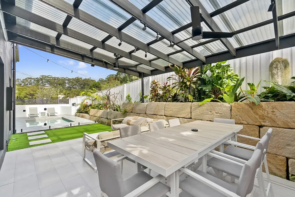 Tugun 4房  Luxury, Space & Ultimate Eco-Efficiency on a Corner Block