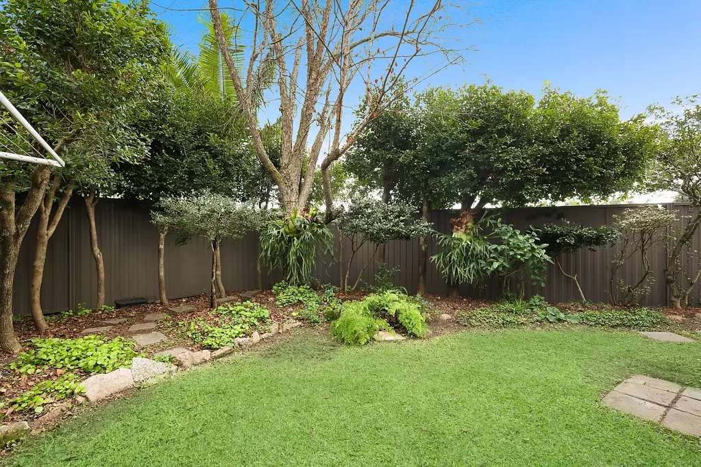 Benowa 2Kwarto NEATEST ONE IN THE COMPLEX | 2 BEDROOM TOWNHOUSE
