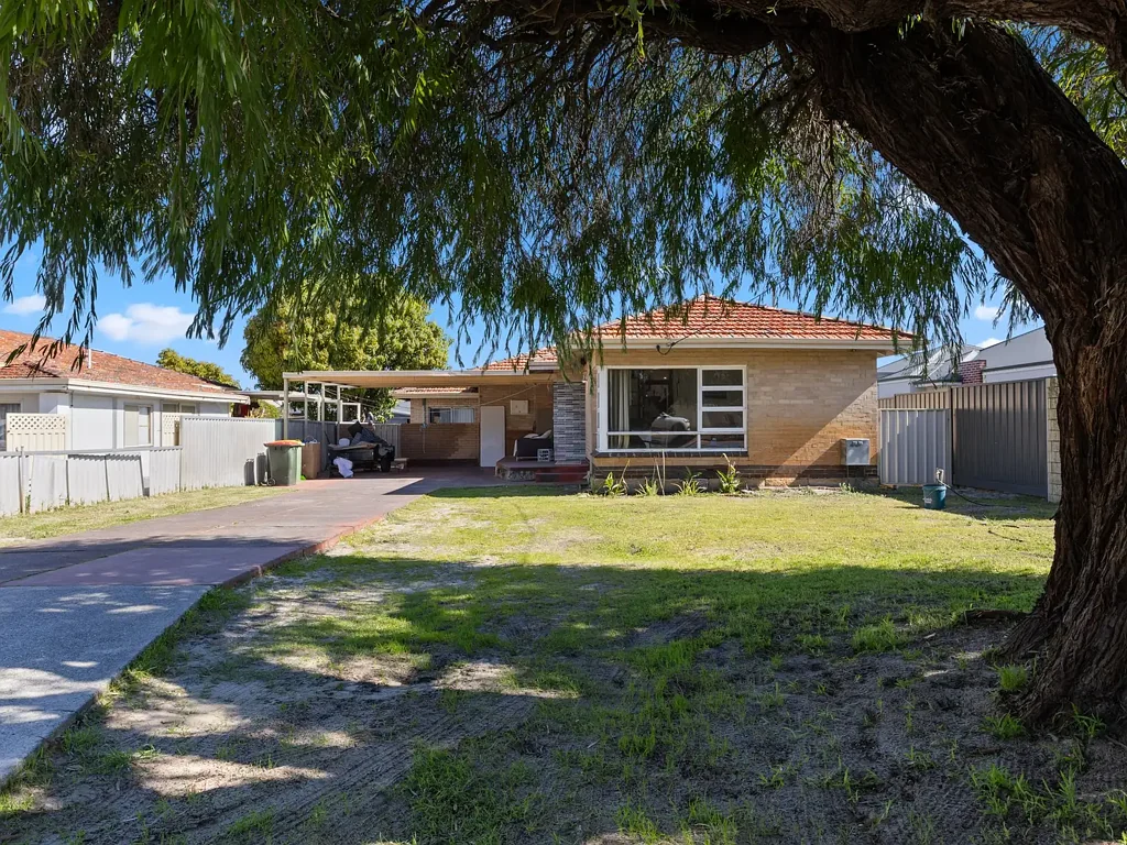 Morley 5房  Develop or Invest - R40 Code - 719 sqm