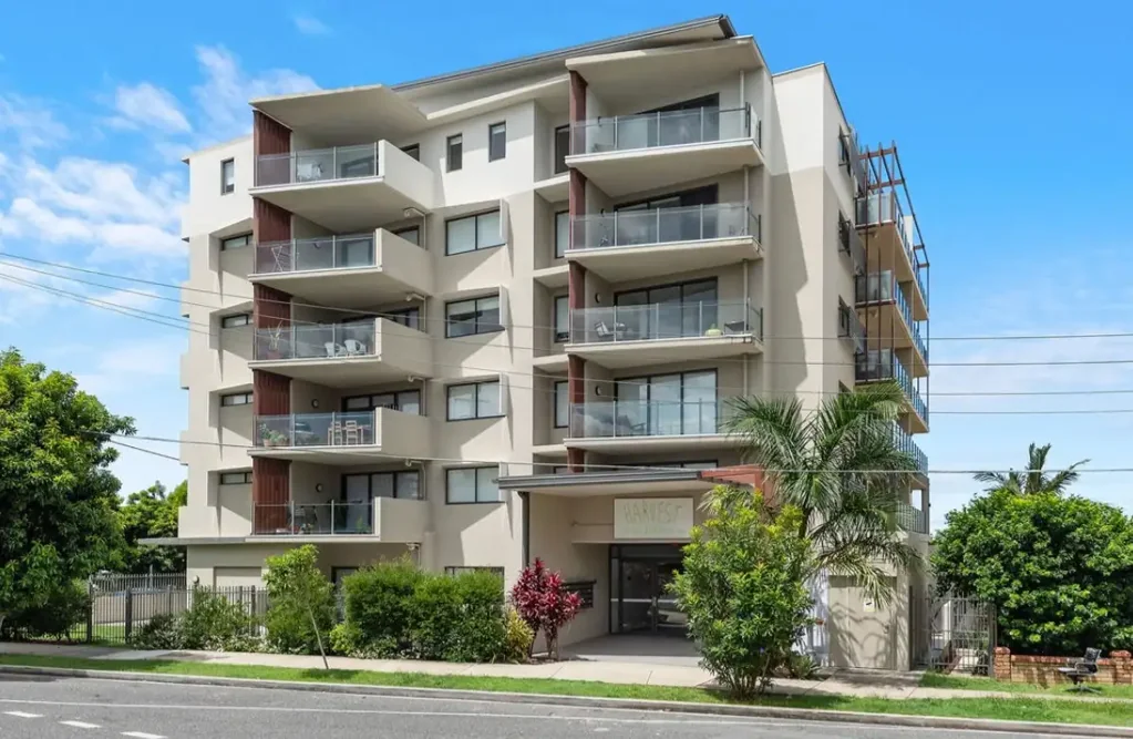 Kedron 1房 Kedron中心一室公寓 步入式衣帽间 阳光阳台 开放式起居空间 全屋空调 安全地下车位 Light-filled 1-Bed Apartment in Kedron!