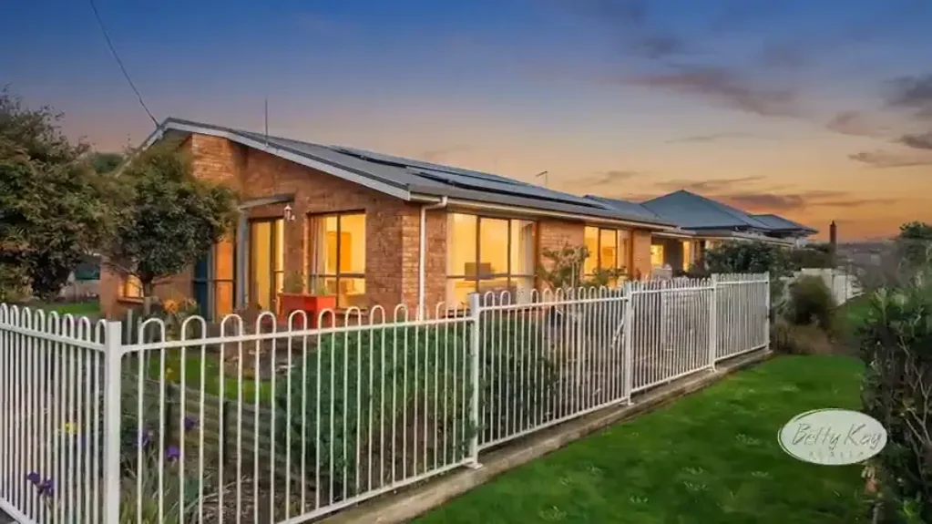Forest 3Moenga Forest Retirment Home or First Home Buyer CAN be Purchased WIWO for $565,000