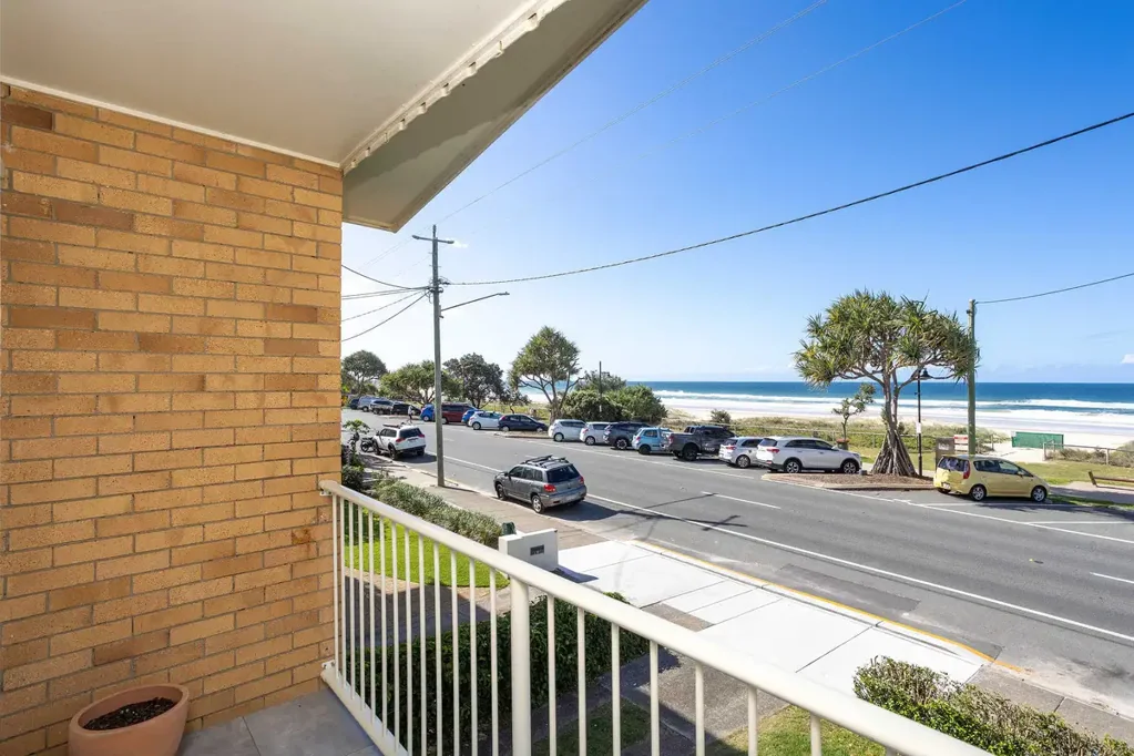 Three bedroom, Fully Renovated Beachfront Villa!