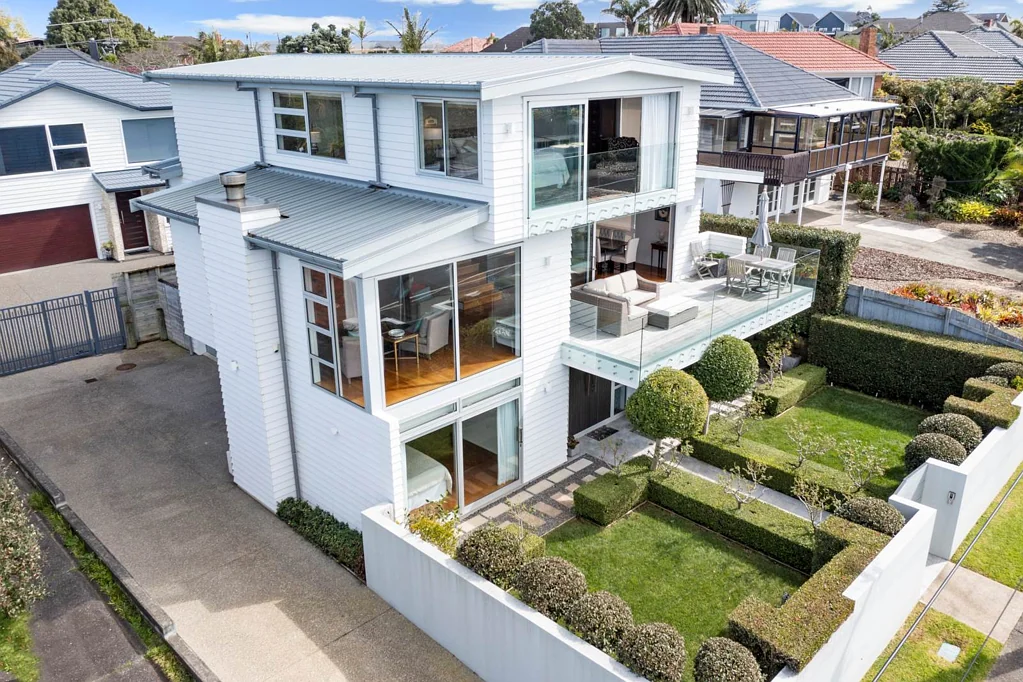 81 Seacliffe Avenue, Narrow Neck, North Shore City, Auckland