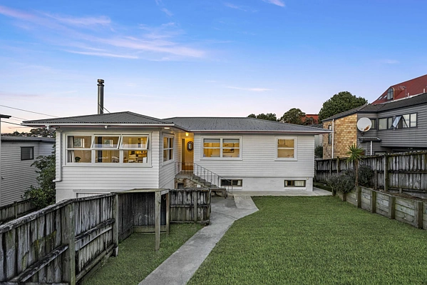 1/5 Woodall Place, Totara Vale, North Shore City