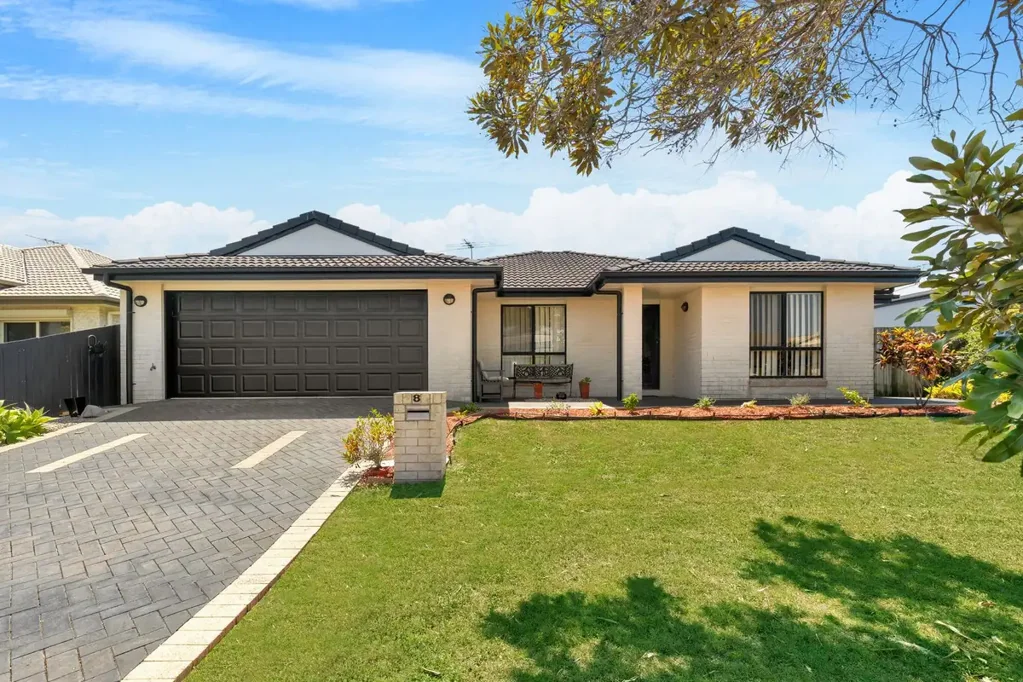 8 Biggera Court, Sandstone Point, QLD 4511