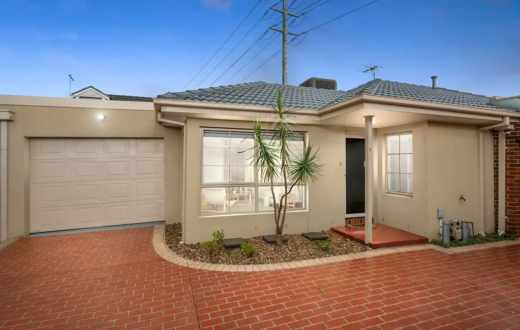3/4 Richards Court, Brooklyn, VIC 3012