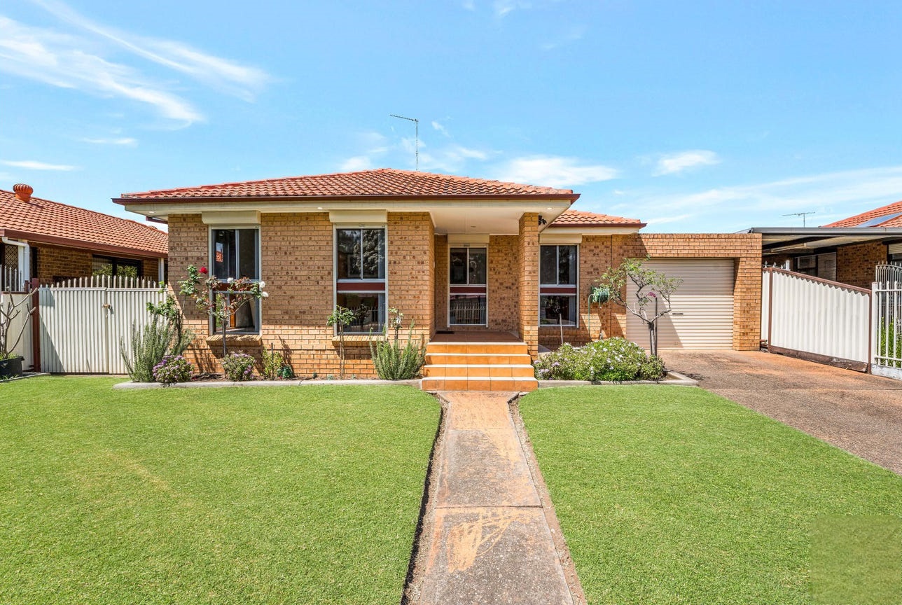 21 SUNNY PL, ST JOHNS PARK NSW 2176, 0 rūma, 0 rūma horoi, House