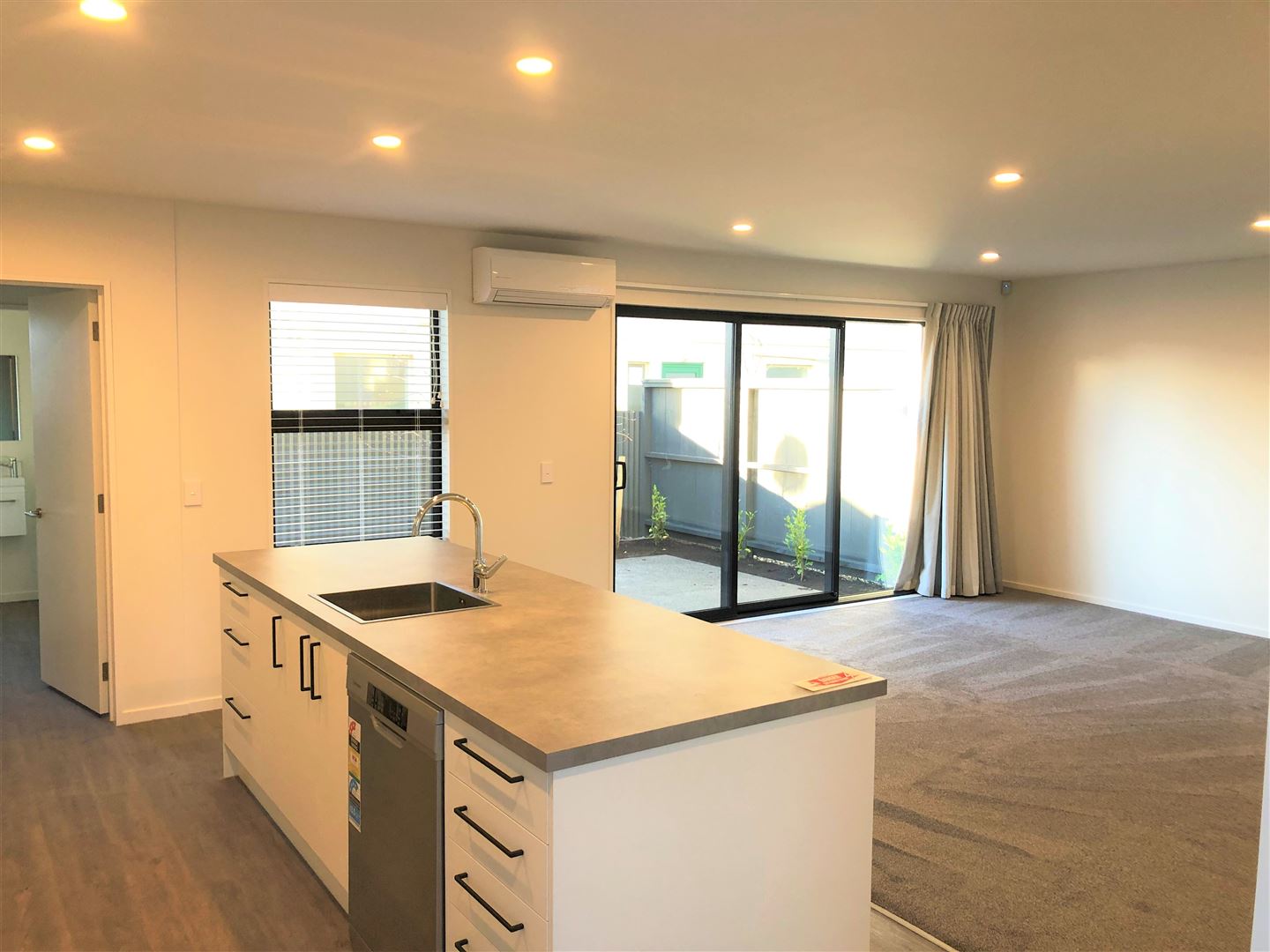 4/49 Olliviers Road, Phillipstown, Christchurch, 4 phòng ngủ, 0 phòng tắm, Townhouse