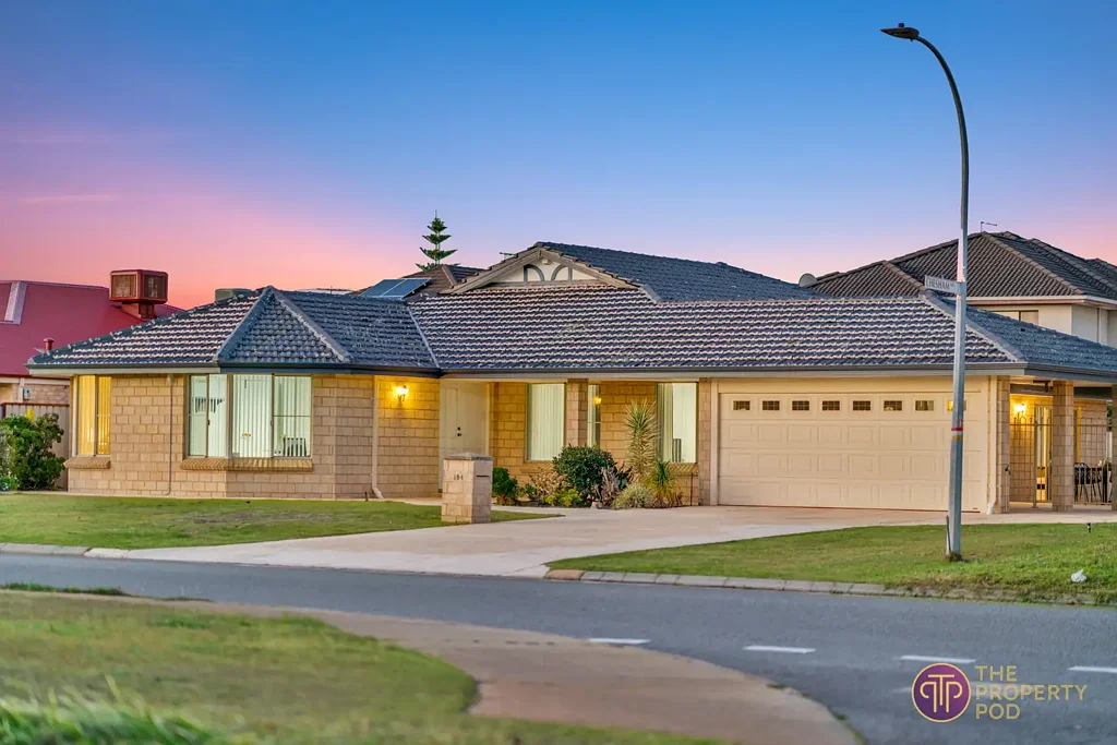 Canning Vale 4ਬੈੱਡਰੂਮ Elevated Family Living with Space, Style & Summer Appeal