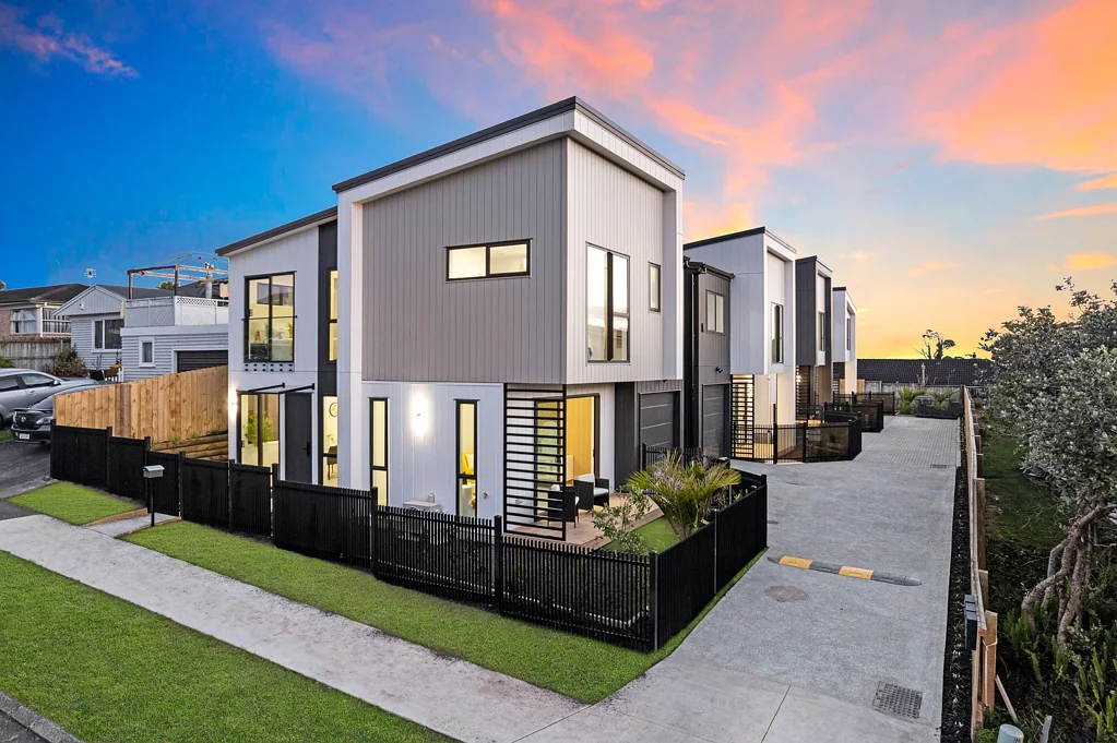Pakuranga 4 Bedroom Elevated Standalone Living with Views