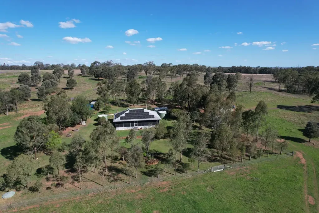 Quinalow Idyllic Lifestyle Property