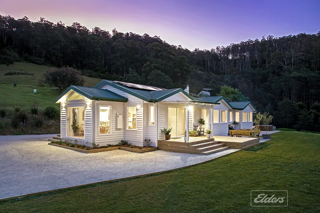 Karoola ?TRULY BREATH TAKING? DESCRIBES THIS UNIQUE PRIVATE HOBBY FARM ON 31 ACRES?