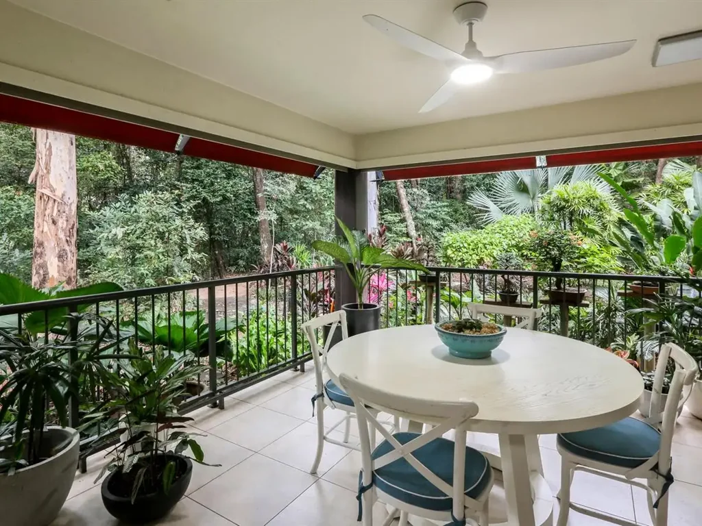 Kewarra Beach 3બેડરૂમ A delightful large apartment with rainforest view.