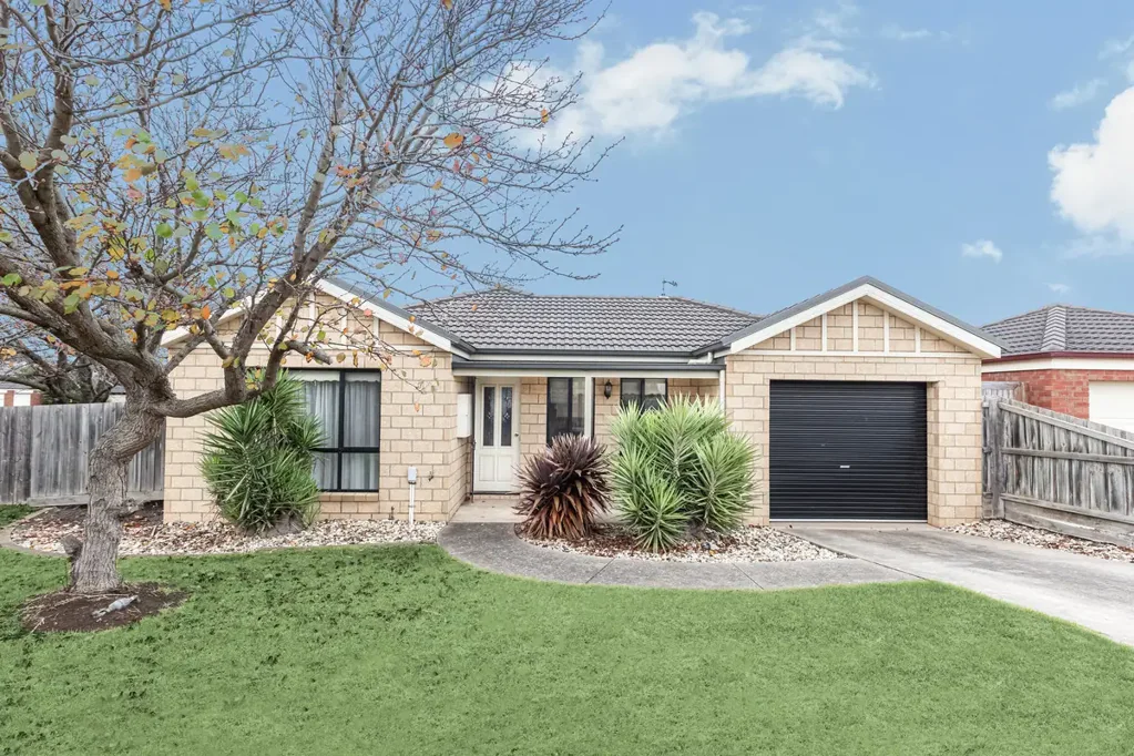 Warrnambool 3कमरा Spacious 3-Bedroom Home on a Prime Corner Block in Dennington