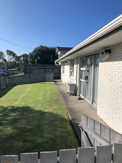 3 BEDROOM HOME IN POPULAR MT ALBERT