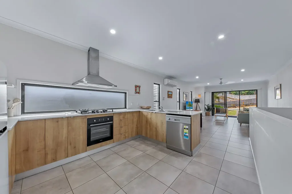 44 Altmann Avenue, Cannonvale, QLD 4802