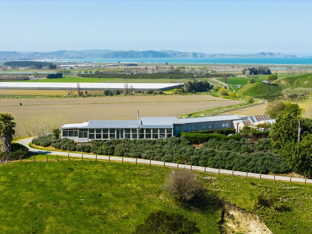 Muriwai Mixed contour, proximity to town, commanding views