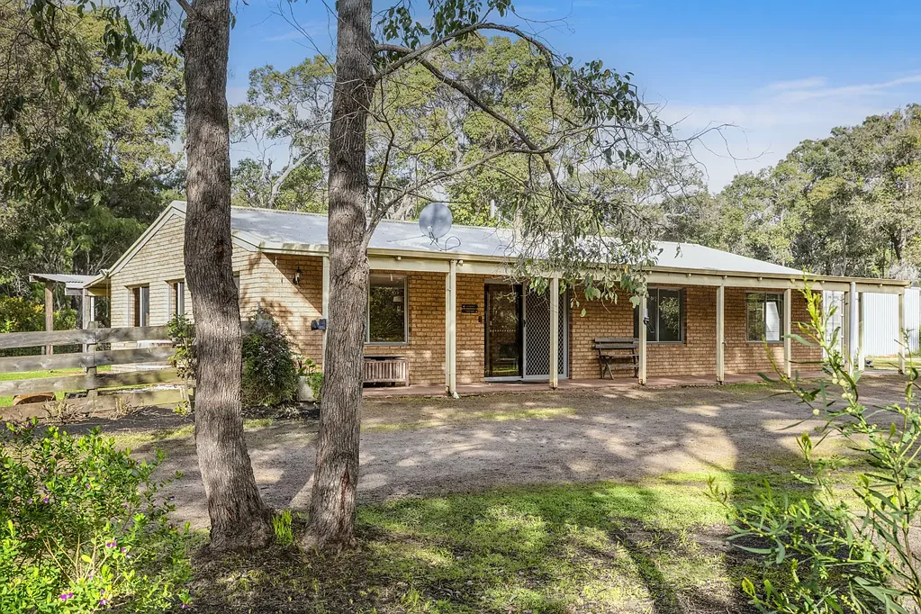 Augusta 2 Bedroom Peace, Privacy & Opportunity:  3-Hectare Bush Sanctuary with Huge Potential