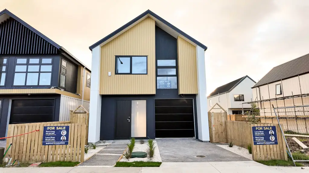 Karaka 4બેડરૂમ Step into the Enchanting Karaka Village Community!