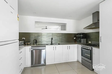 Address Withheld, Newtown, QLD 4350, 3 Bedrooms, 1 Bathrooms, House