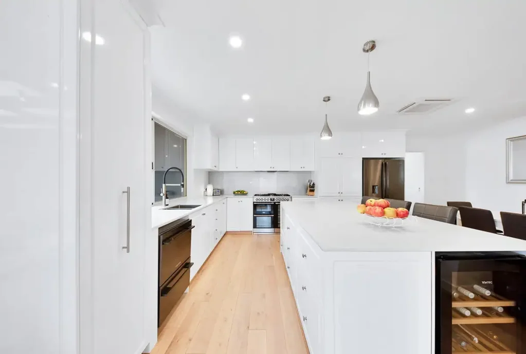 15 Malabor Mews, Halls Head, WA 6210