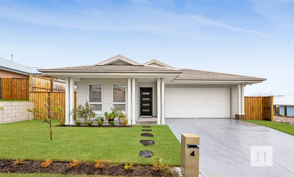 Crangan Bay 4 Bedroom Lake Macquarie's Finest Location