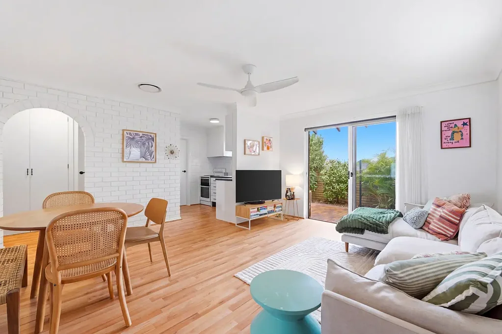 Long Jetty 2房  Renovated Villa Boasts Light, Lifestyle and Low-Maintenance Ease