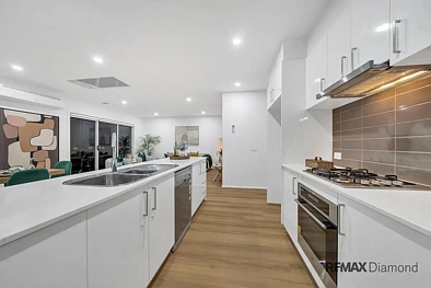 16 Woodright Circuit, Cranbourne, VIC 3977, 3房, 2浴, House