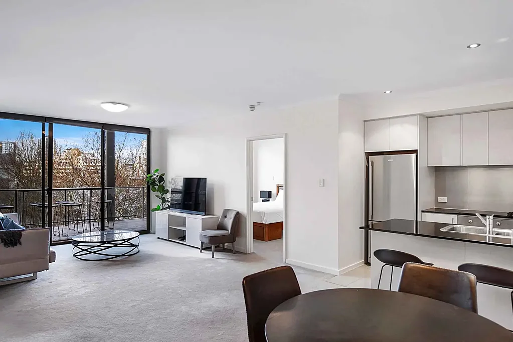 Fully Furnished Inner-City Lifestyle