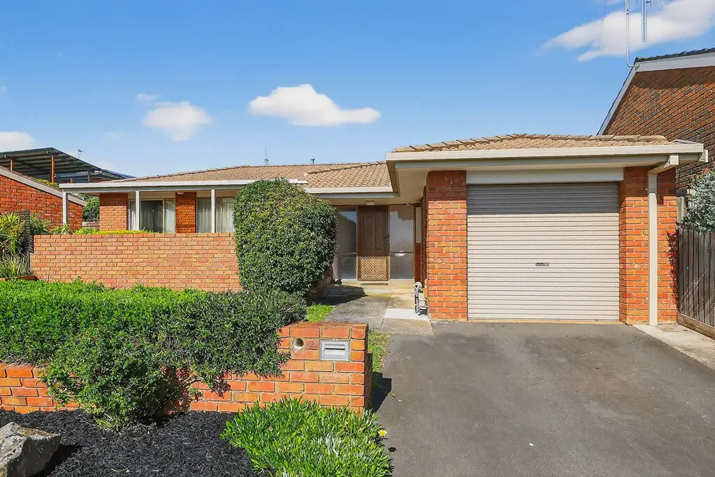 Warrnambool 2chambre QUALITY LOCATION - 2 BED, 2 LIVING TOWNHOUSE!