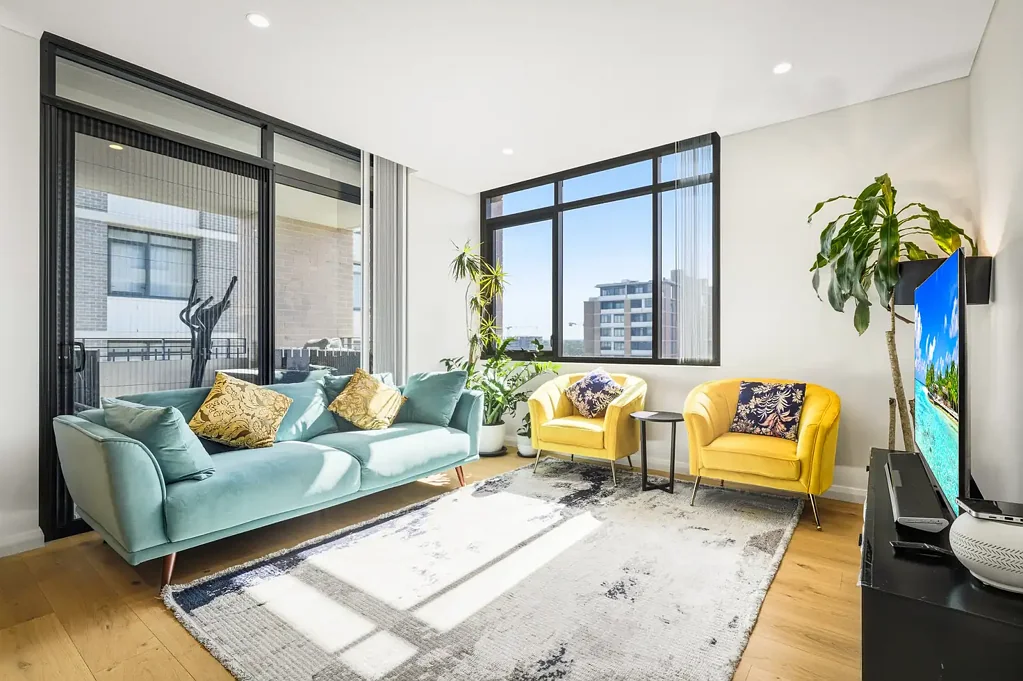 Tallawong 2ห้องนอน Near New Ultramodern & Sun-Drenched apartment in Prime Location, just above Tallawong Village & Tallawong Metro Station!