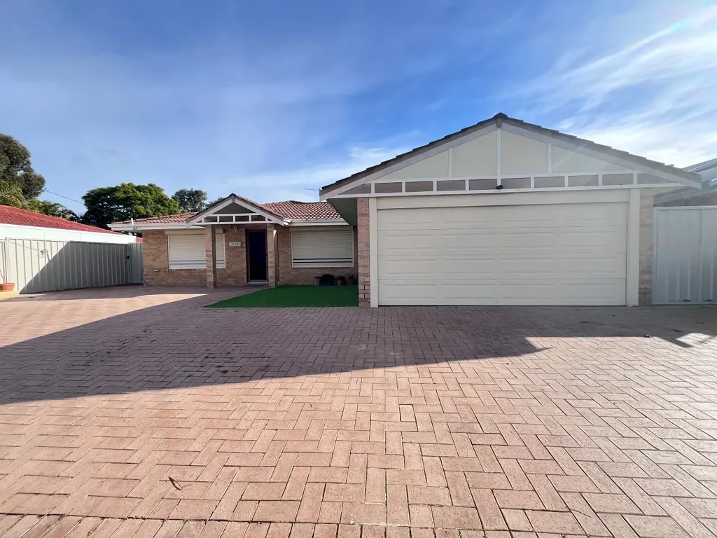 Lots of Parking, No Carpet & Large Patio