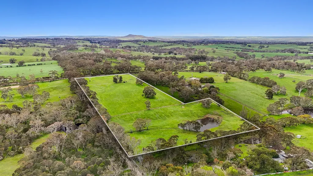 Bugle Ranges Blue Ribbon Lifestyle in a Premium Adelaide Hills Location on 15-acs.