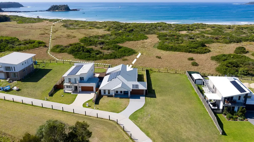 Tomakin 4 Bedroom From the Back Gate to the Beach. A Reserve at the front and a Reserve at the back.