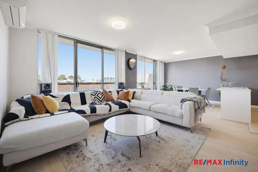 Baulkham Hills 2બેડરૂમ Huge Internal Size And Two Car Spaces