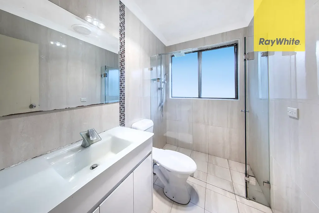 Prime Location Apartment Near Granville Station & Parramatta CBD